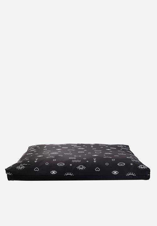 Urbanpaws - Kiko futon pet bed - black
