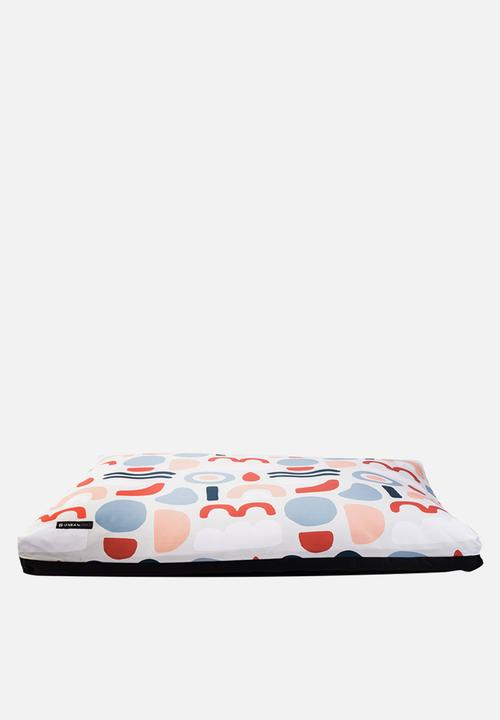 Urbanpaws - Peanut futon pet bed - multi