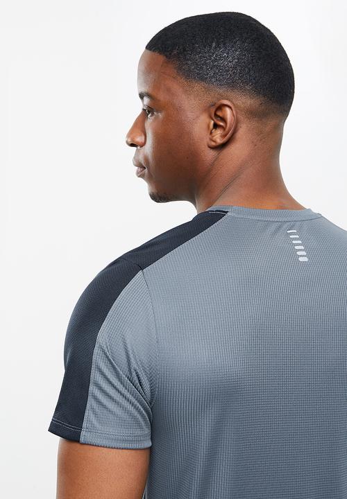 Under Armour - Ua speed stride short sleeve - grey