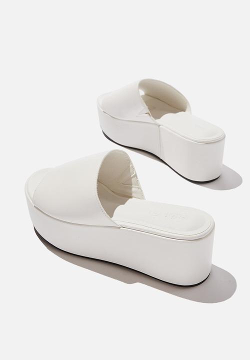 Cotton On - Mya single vamp flatform - white