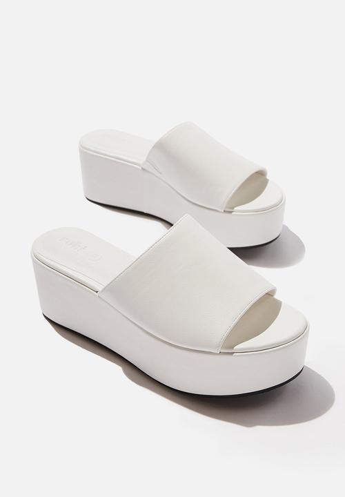 Cotton On - Mya single vamp flatform - white