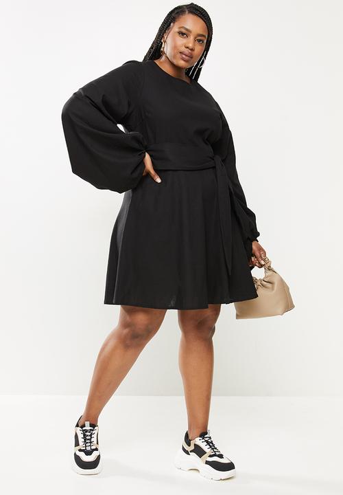 Missguided - Plus oversized balloon skater dress - black
