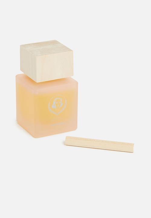 Anke Products - Sugared grapefruit diffuser & candle gift set