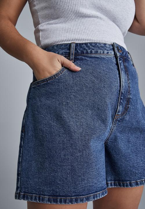 Cotton On - Curve dad high rise denim short - coogee blue