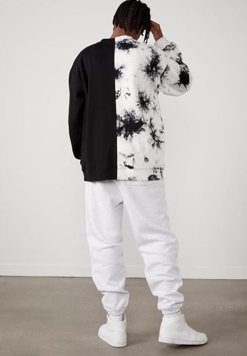 Factorie - Smiley oversized crew - black & white 