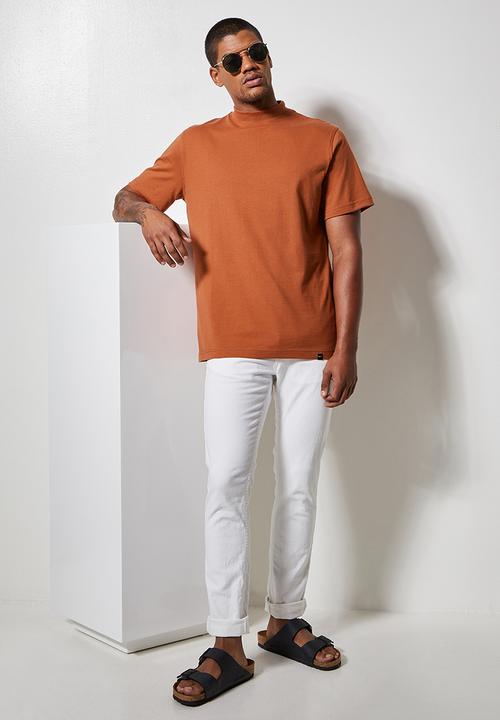 Superbalist - Aaron organic high neck tee - rust