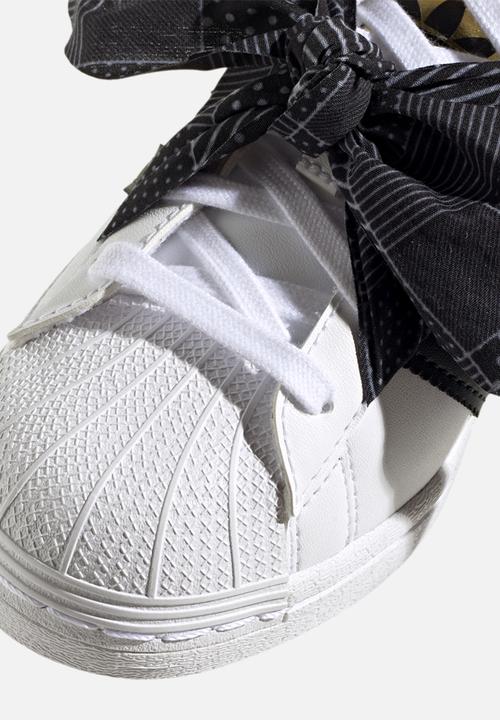 adidas Originals - Superstar j - ftwr white/core black/gold met.