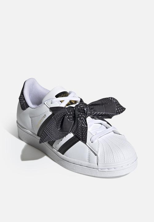 adidas Originals - Superstar j - ftwr white/core black/gold met.