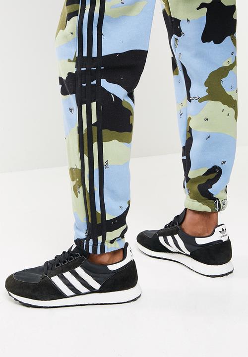 adidas Originals - Camo sweatpant - ambient sky