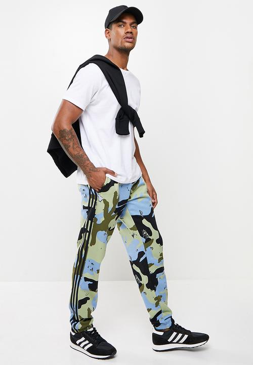adidas Originals - Camo sweatpant - ambient sky