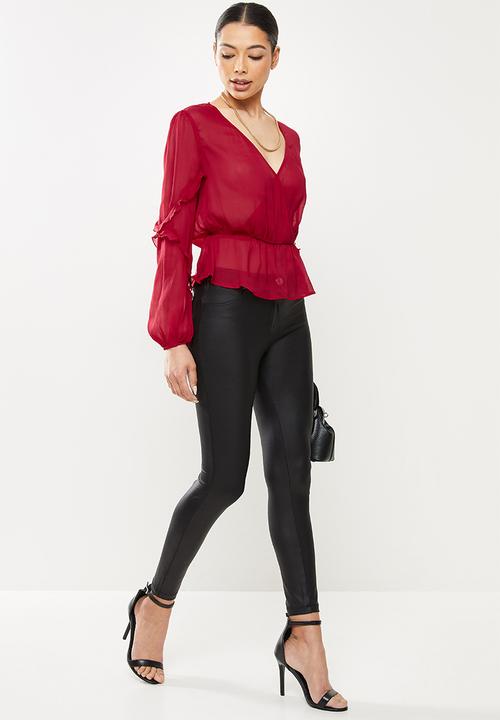 GUESS - Long sleeve azell ruffle sleeve top - red