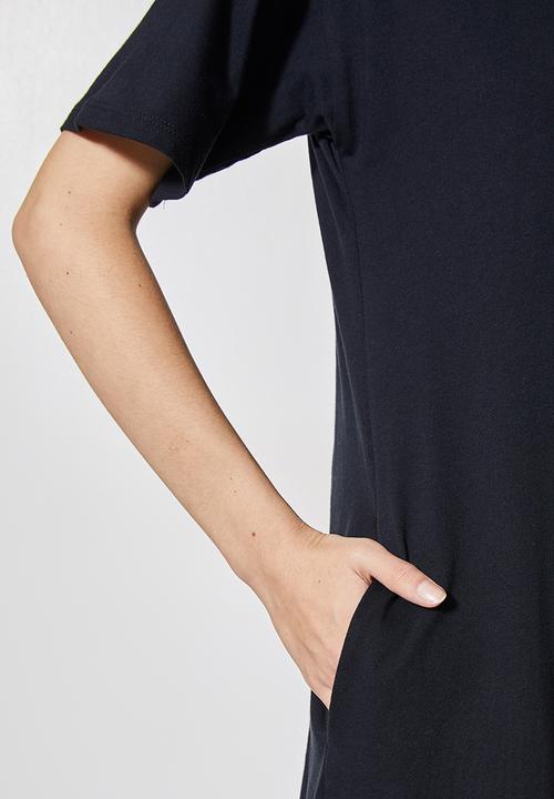 Superbalist - Trapeze t-shirt dress with pockets - black