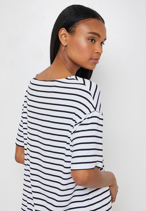 edit - Stripe loose fit vneck tee - milk stripe