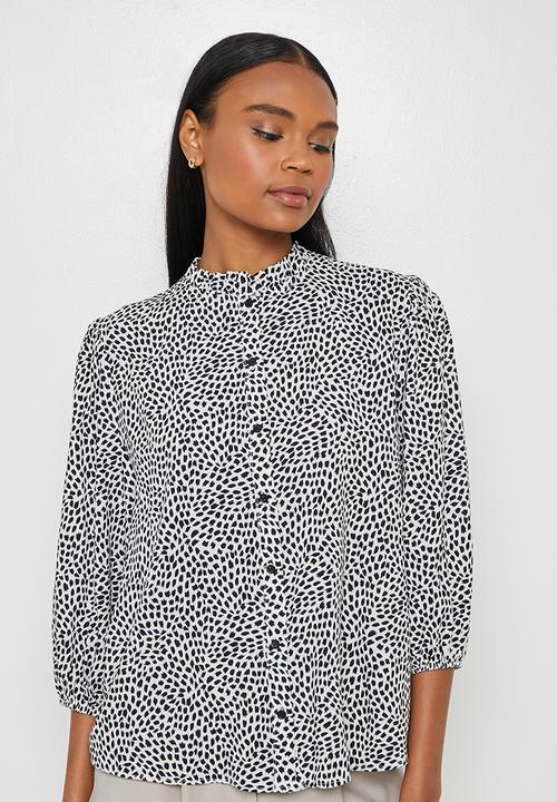 edit - Three quarter sleeve piecrust shirt - stone animal minimal