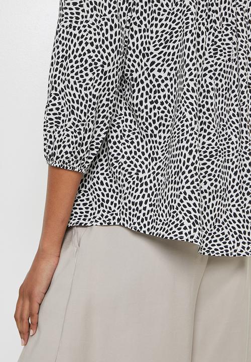 edit - Three quarter sleeve piecrust shirt - stone animal minimal