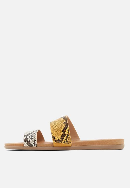 Call It Spring - Drabeth sandal - dark yellow