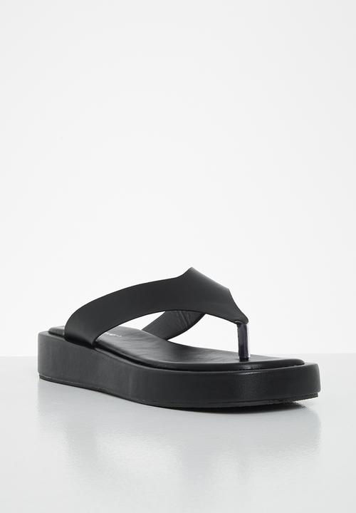 Public Desire - Voyage padded toepost sandal - black
