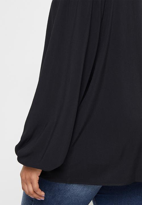 edit Plus - Boxy notch neck shell - black