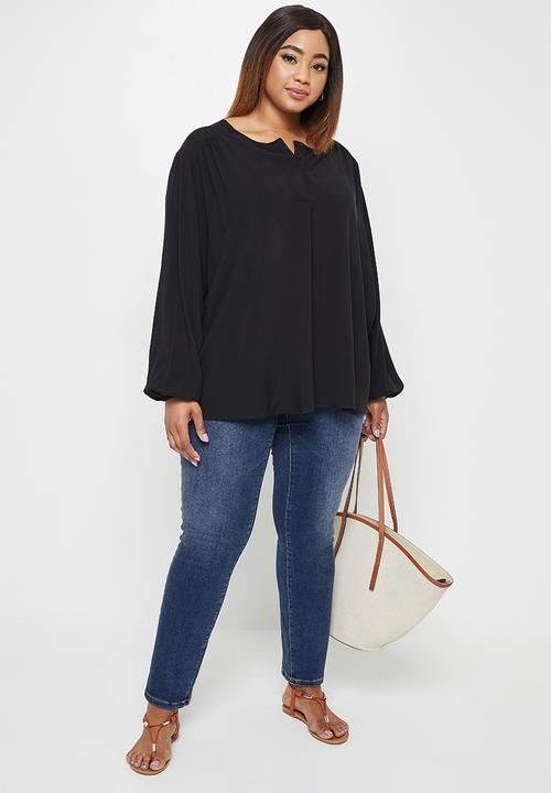 edit Plus - Boxy notch neck shell - black