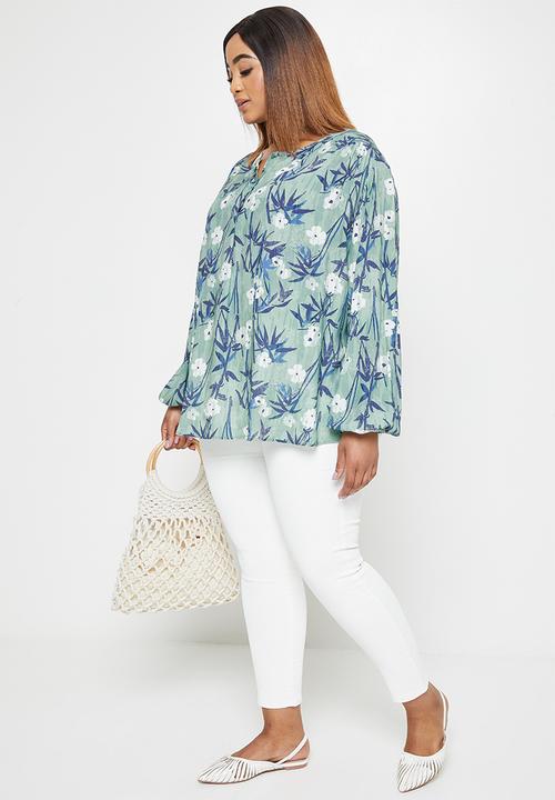 edit Plus - Boxy notch neck shell - sage bamboo