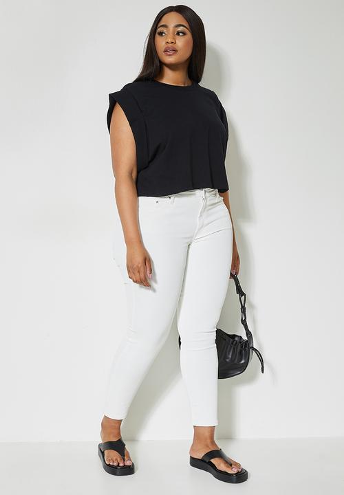 Superbalist - Grown on sleeve tee with tab - black