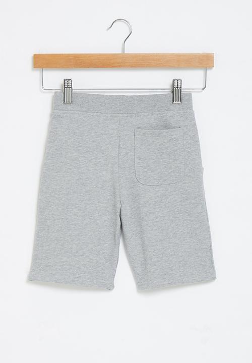GUESS - Guess younger boys active shorts - grey