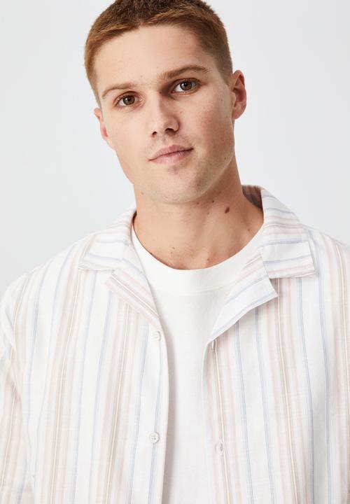 Cotton On - Textured short sleeve shirt - sand