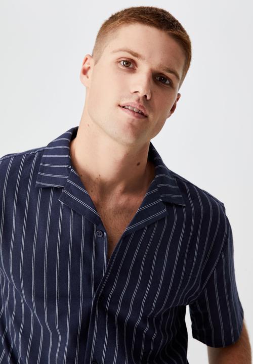 Cotton On - Textured short sleeve shirt - navy