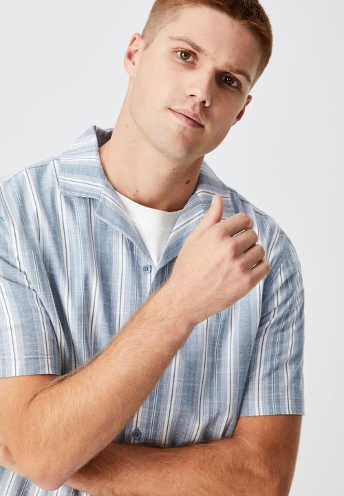 Cotton On - Textured short sleeve shirt - blue