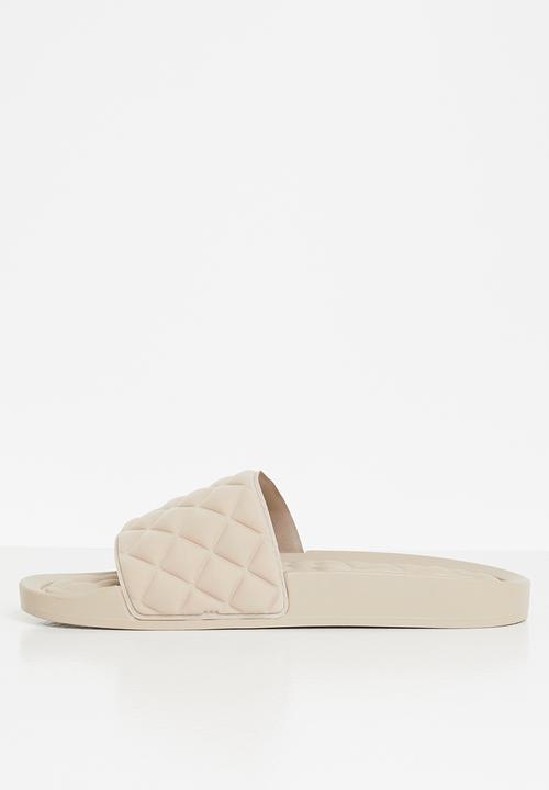 Glamorous - Quilted slide - camel