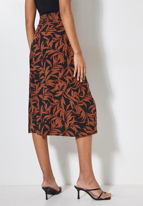 VELVET - Printed viscose wrap skirt - rust & black