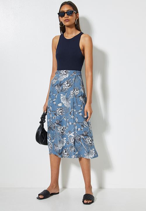 VELVET - Printed viscose wrap skirt - blue 