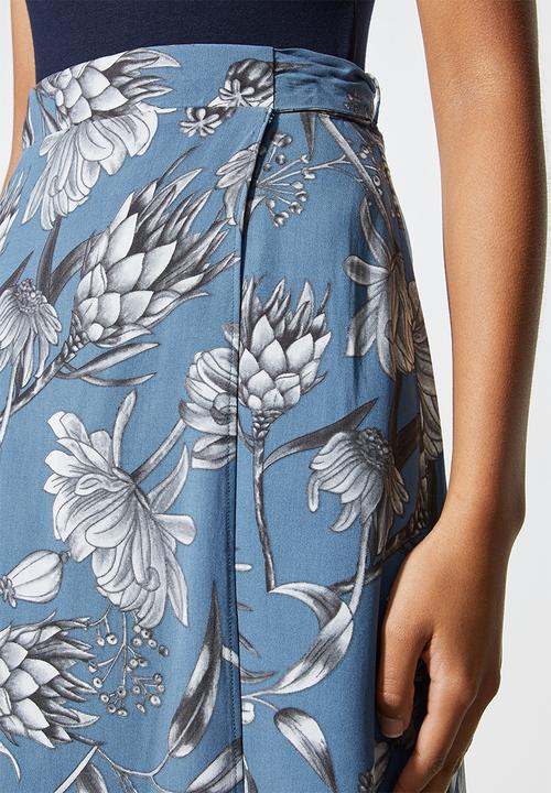 VELVET - Printed viscose wrap skirt - blue 