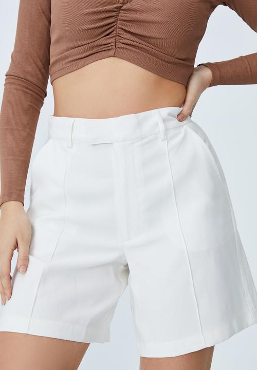 Cotton On - Darcy tailored short - chalk white