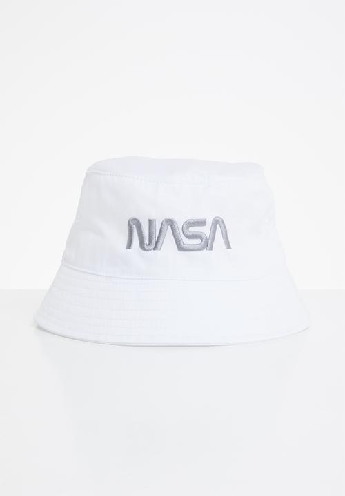 Superbalist - Nasa logo bucket hat - white & silver