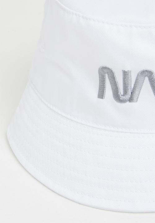 Superbalist - Nasa logo bucket hat - white & silver