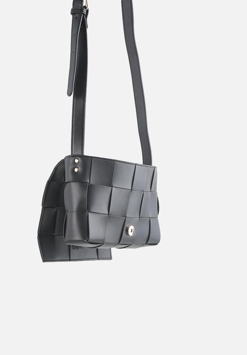 BUFFALO® London - Odette - crossbody bag - imi nappa - black
