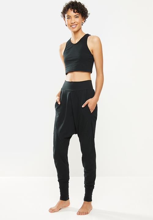 STRONG by T-Shirt Bed Co. - Ladies crop - black