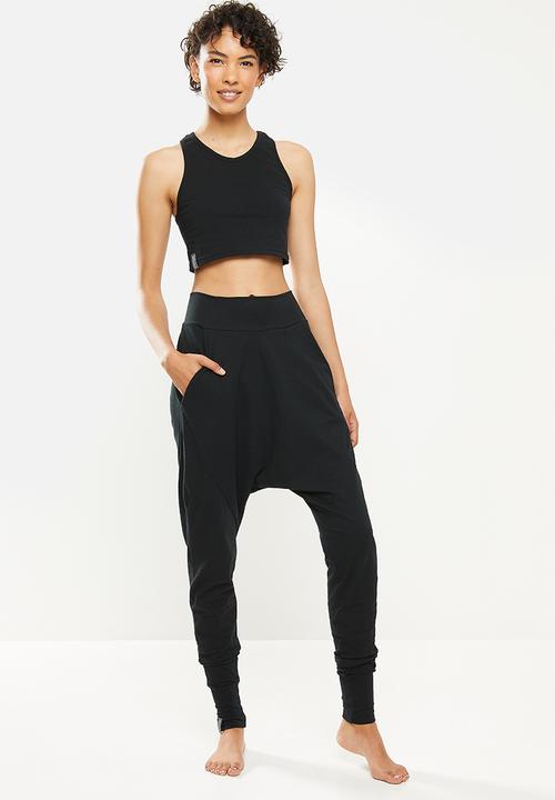 STRONG by T-Shirt Bed Co. - Ultimate harem - black