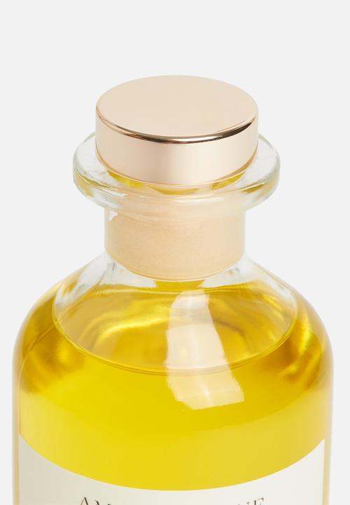 Amanda Jayne - Green house scented reed diffuser