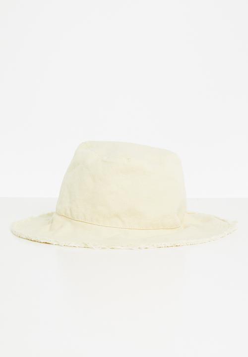 Superbalist - Raw hem bucket hat - white
