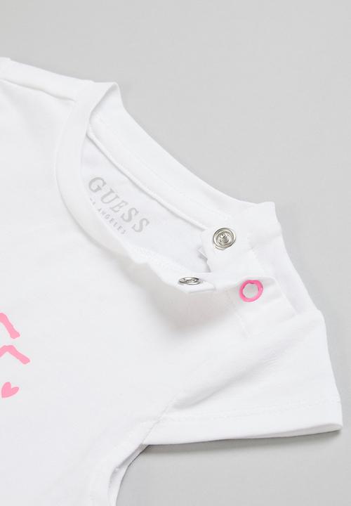 GUESS - T-shirt & ruffle shorts set - white & pink 