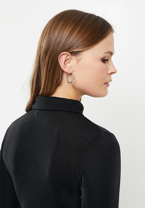 Factorie - Long sleeve gathered front collared top - black