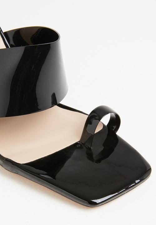 Footwork - Bert toe post block heel mule - black