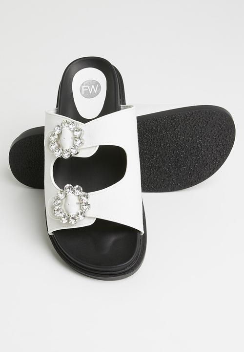 Footwork - Angi chunky broche slide - white