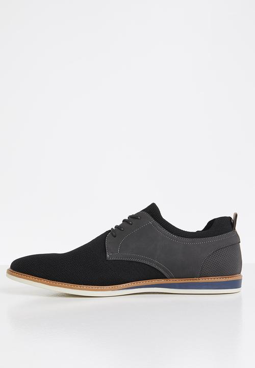 Call It Spring - Morris - black