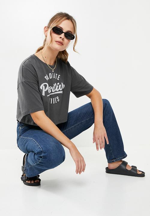 Blake - Boxy cropped tee - charcoal