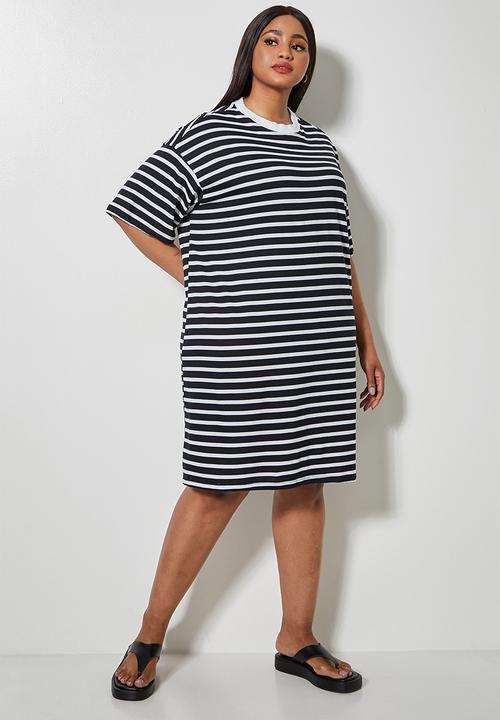 Superbalist - Oversized mini T-shirt dress - black & white