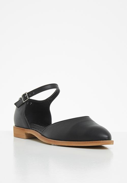 Superbalist - Glow strap pump - black