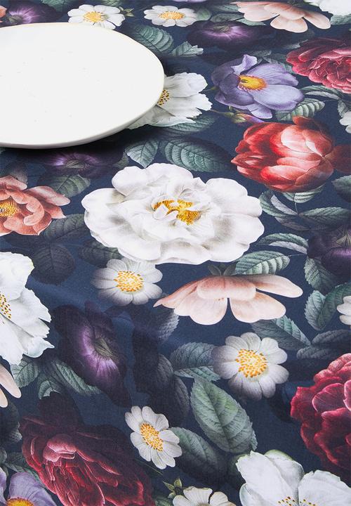 Hertex Haus - Peony tablecloth - dark sky